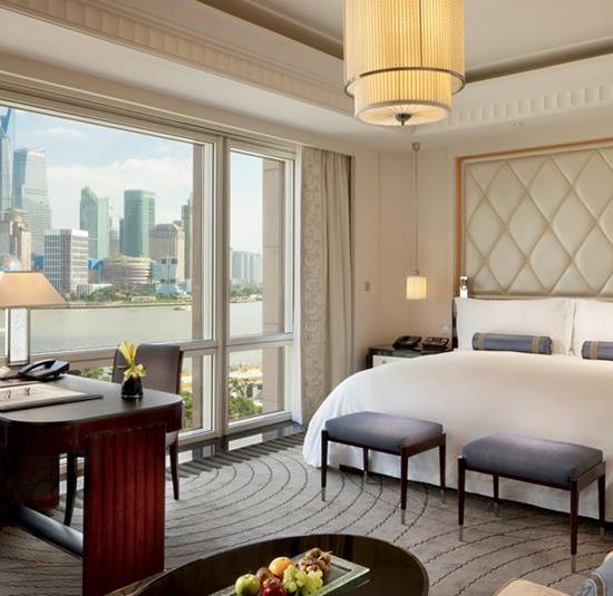 Peninsula-shanghai-accommodations-Deluxe-River-Room