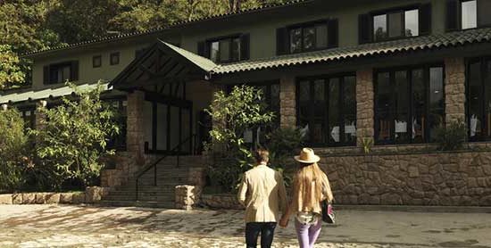 omac_1366x400_exterior03