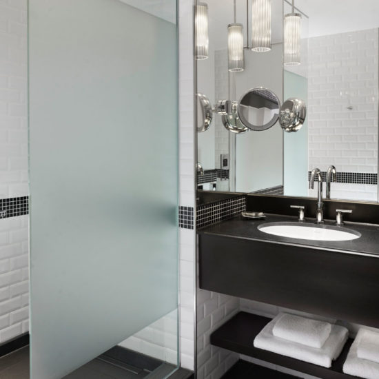 Bathroom-Sheraton-Park-Lane-Hotel-London-Piccadilly-Mayfair