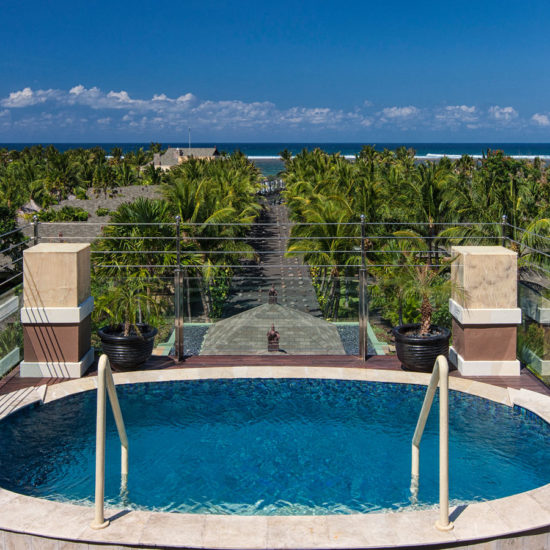 grand_astor_suite_infinity_pool