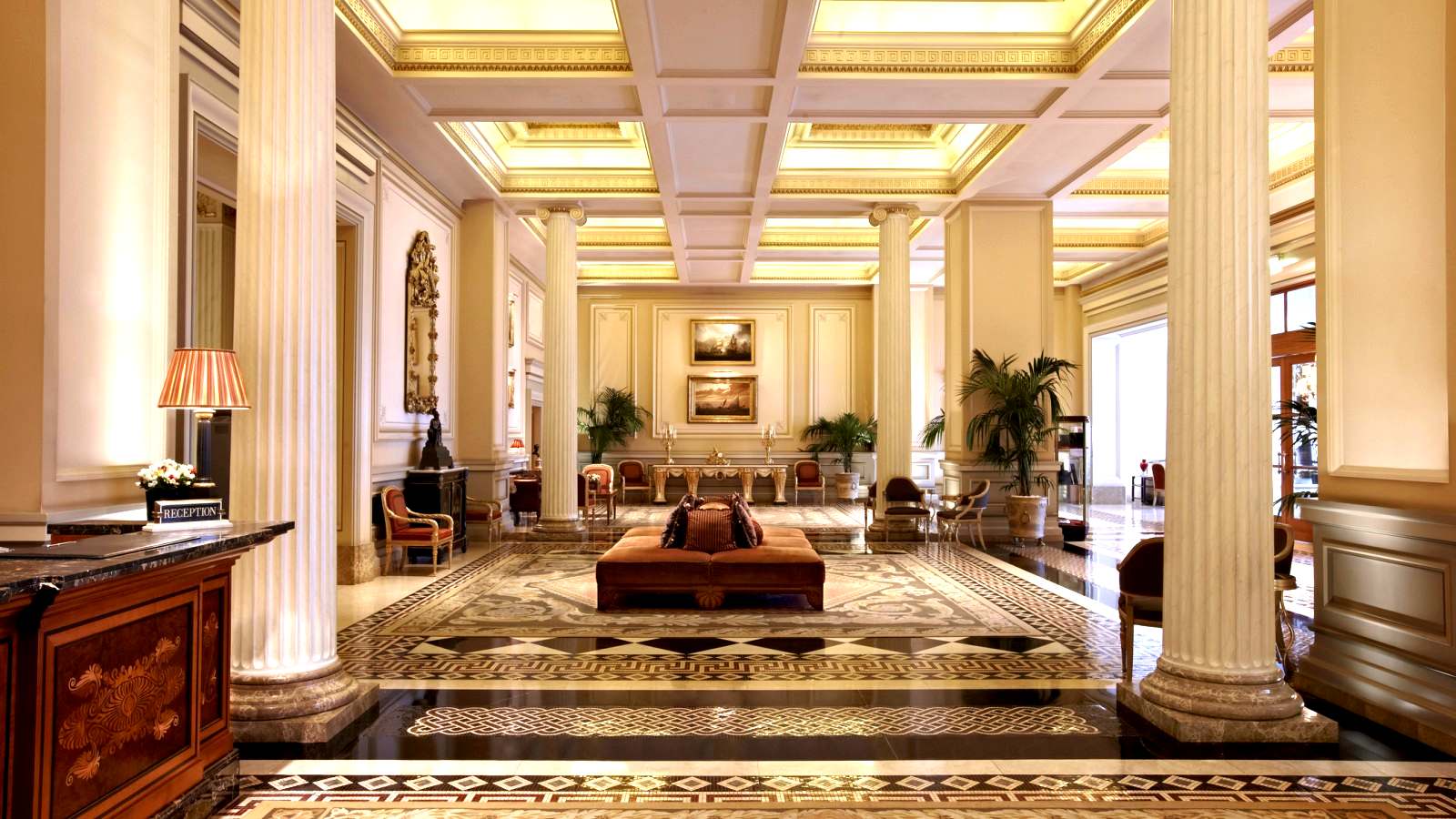 Hotel_Grande_Bretagne_Lobby_area_reception