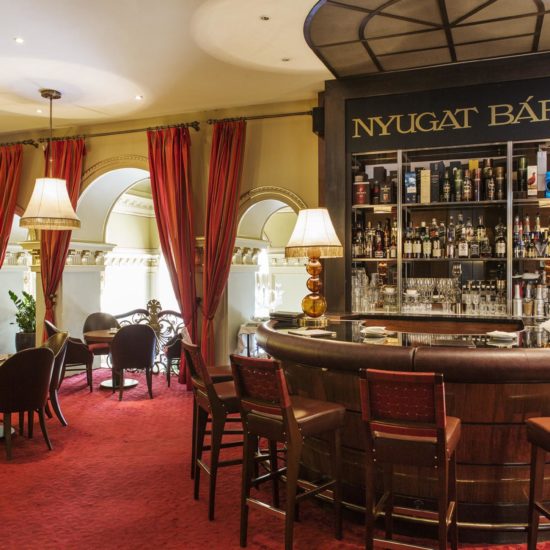 budapest-cigar-bar-01-boscolo-hotel