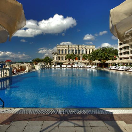 slider_istoutdoorpooll