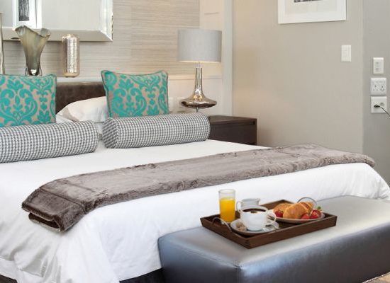 Fancourt-Hotel-luxury-room-1060x400_1080x_80